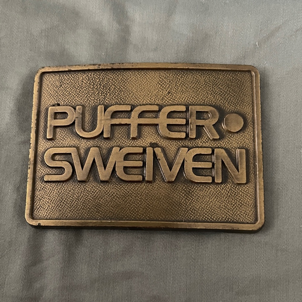"PUFFER SWEIVEN" vintage novelty belt brass bronze company belt buckle.